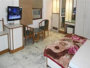 Hotel Celebration 坎普尔 外观 照片